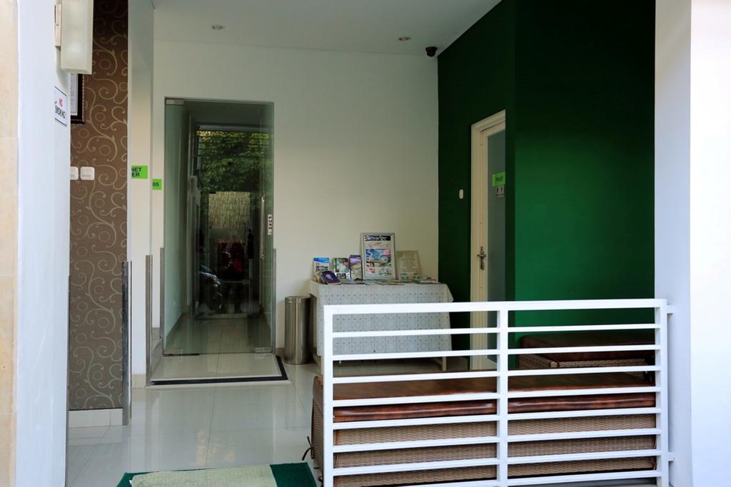 Reddoorz Near Pantai Jerman Hotel Kuta  Ngoại thất bức ảnh