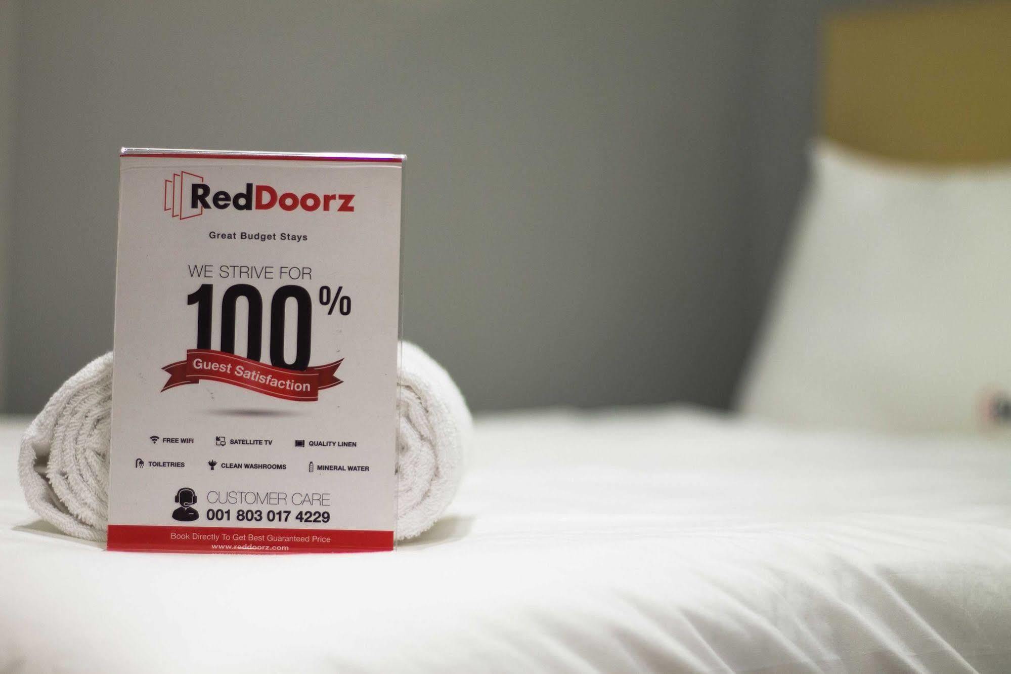 Reddoorz Near Pantai Jerman Hotel Kuta  Ngoại thất bức ảnh